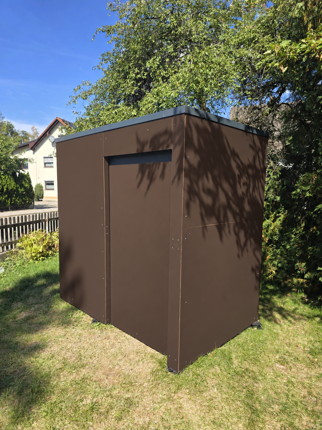 Garden Cube · Dark Brown